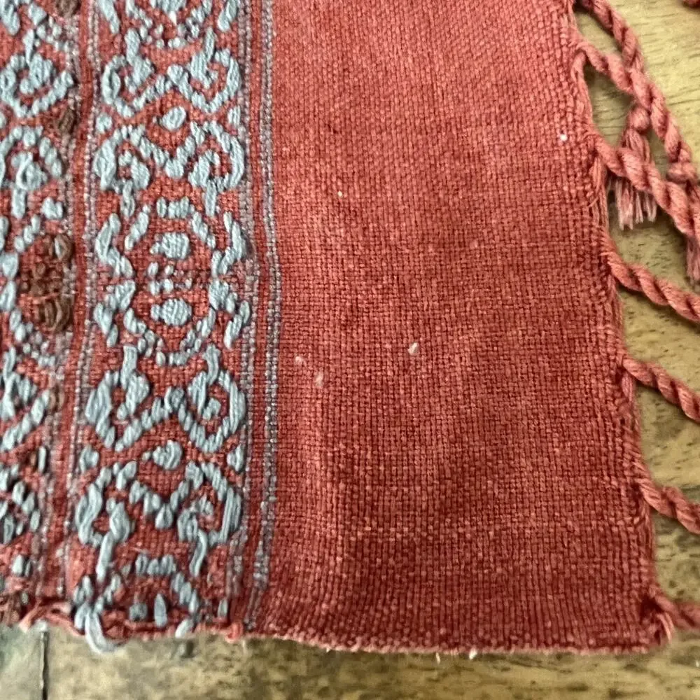 4 Vintage Linen Placemats 13in x 18in Hand-Woven Geometric Tasseled